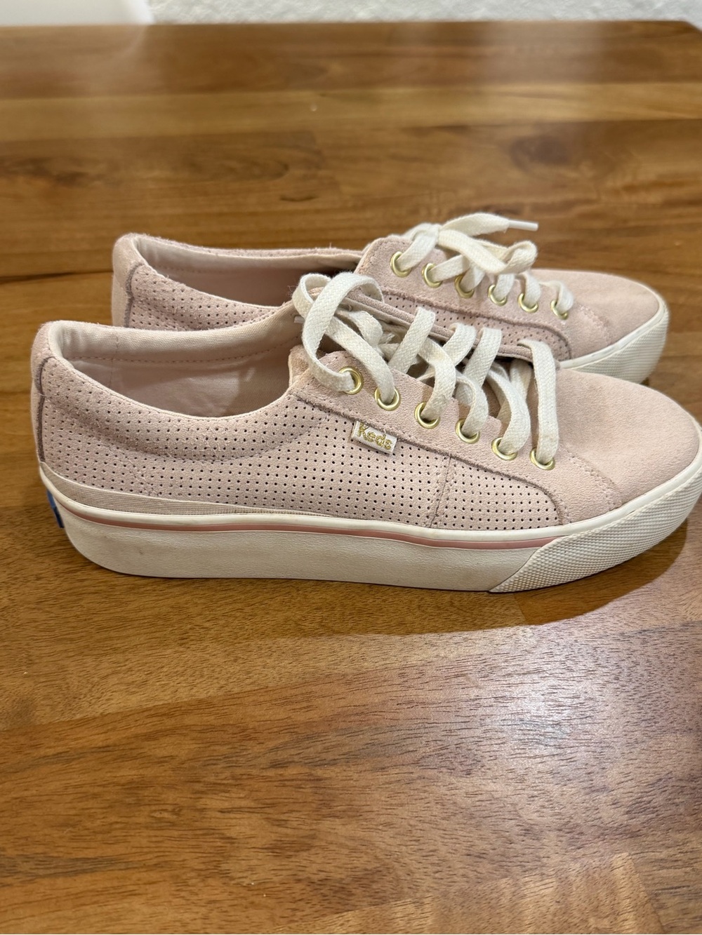 Keds Pink/Lavender Suede Low-Top Lace Sneakers with Gold Eyelets Size 7 - Picture 5 of 12
